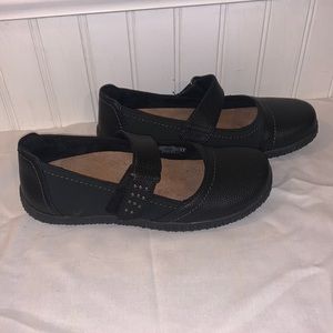 orthaheel sara mary jane style shoes. brand new! size 6